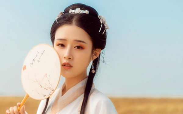 丑妇逆袭，神医狂妃太嚣张小人间最新小说全文阅读