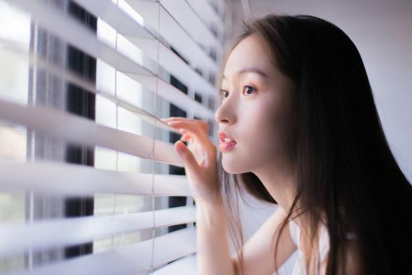 偷吻野玫瑰阅读_偷吻野玫瑰言情小说全文阅读