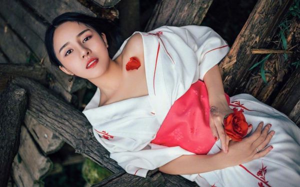 毁我清白？搬空仇人家下乡嫁首长江明月萧泽渝推荐完本_已完结毁我清白？搬空仇人家下乡嫁首长（江明月萧泽渝）