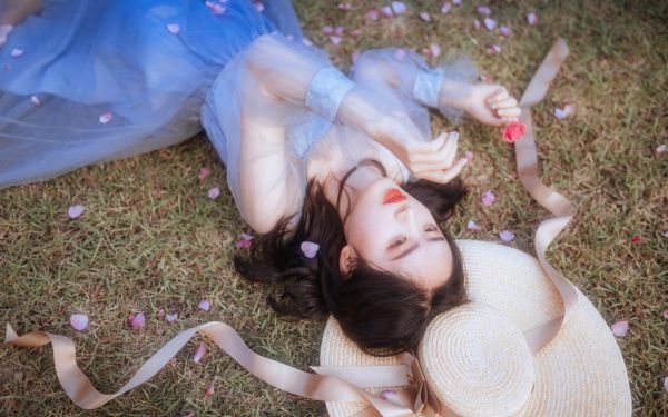 怪力美人穿书后，茶翻婆家被团宠最新小说（苏晴谢建华）全文阅读